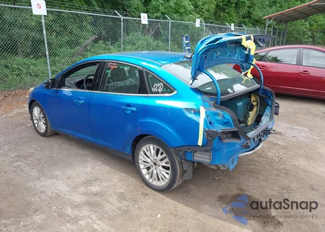 2017 Ford Focus Titanium из США, поврежденный, VIN 1FADP3J26HL221570